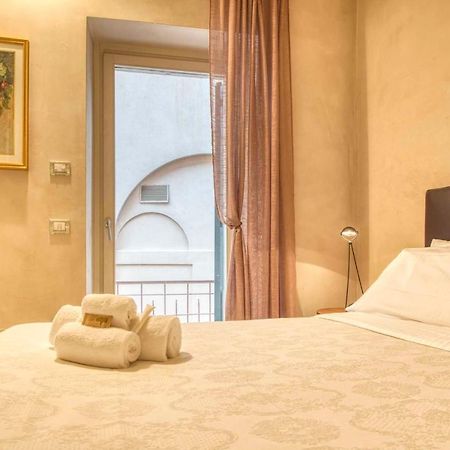 Apartmentsarena - Suite Mercatorum - Piazza Erbe Верона Экстерьер фото
