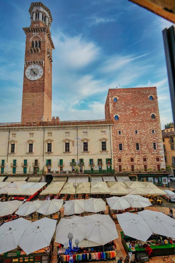 Apartmentsarena - Suite Mercatorum - Piazza Erbe Верона Экстерьер фото