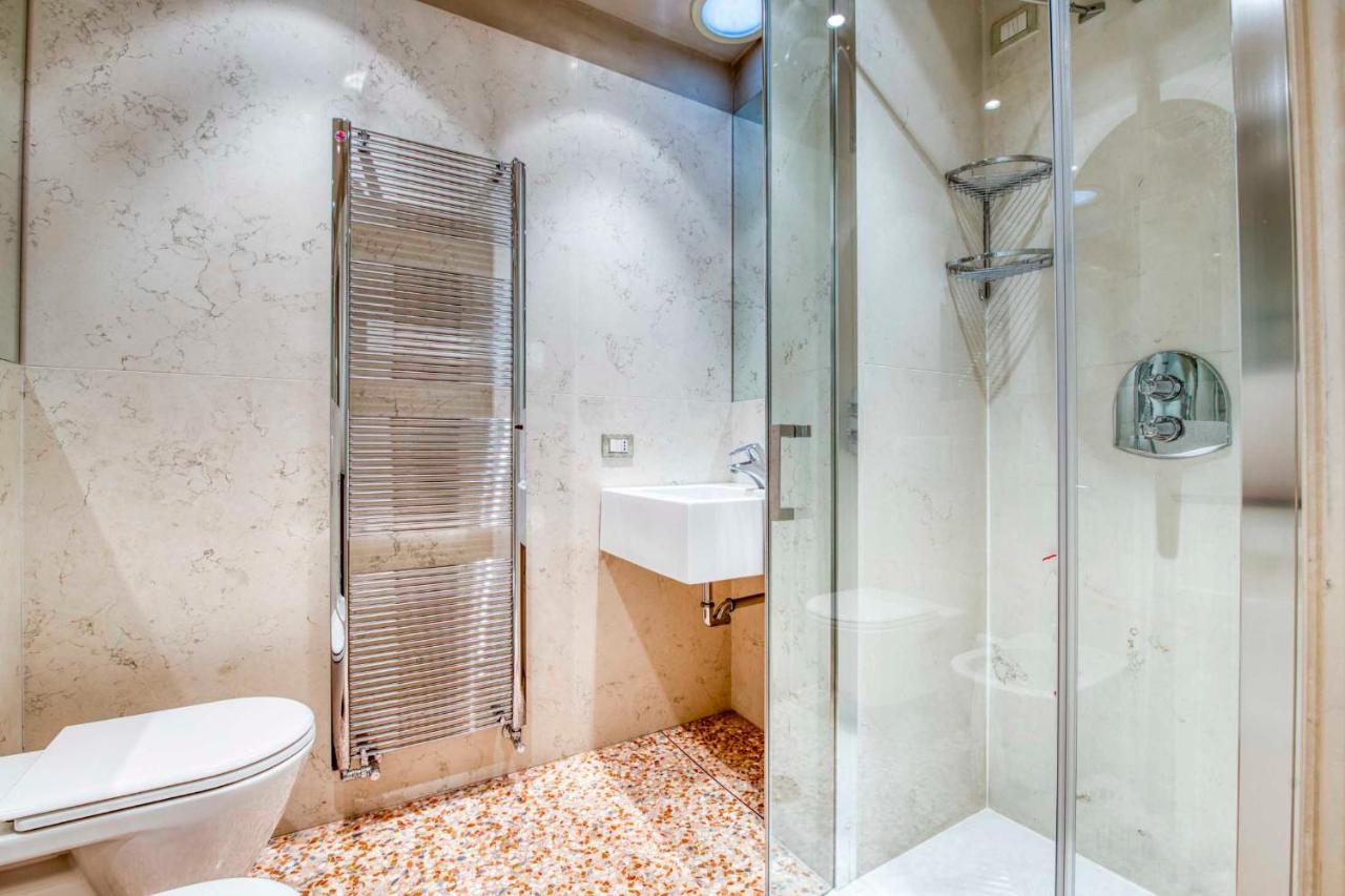 Apartmentsarena - Suite Mercatorum - Piazza Erbe Верона Экстерьер фото