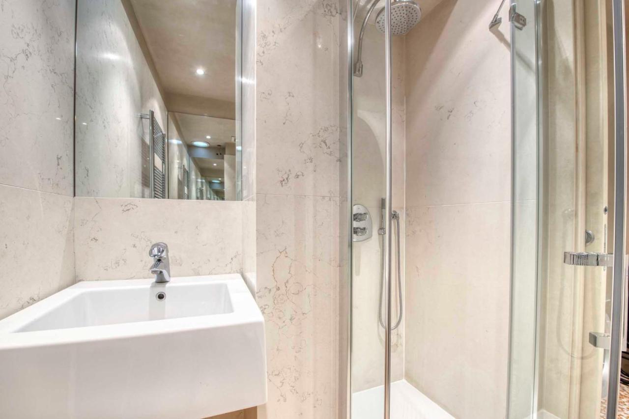 Apartmentsarena - Suite Mercatorum - Piazza Erbe Верона Экстерьер фото