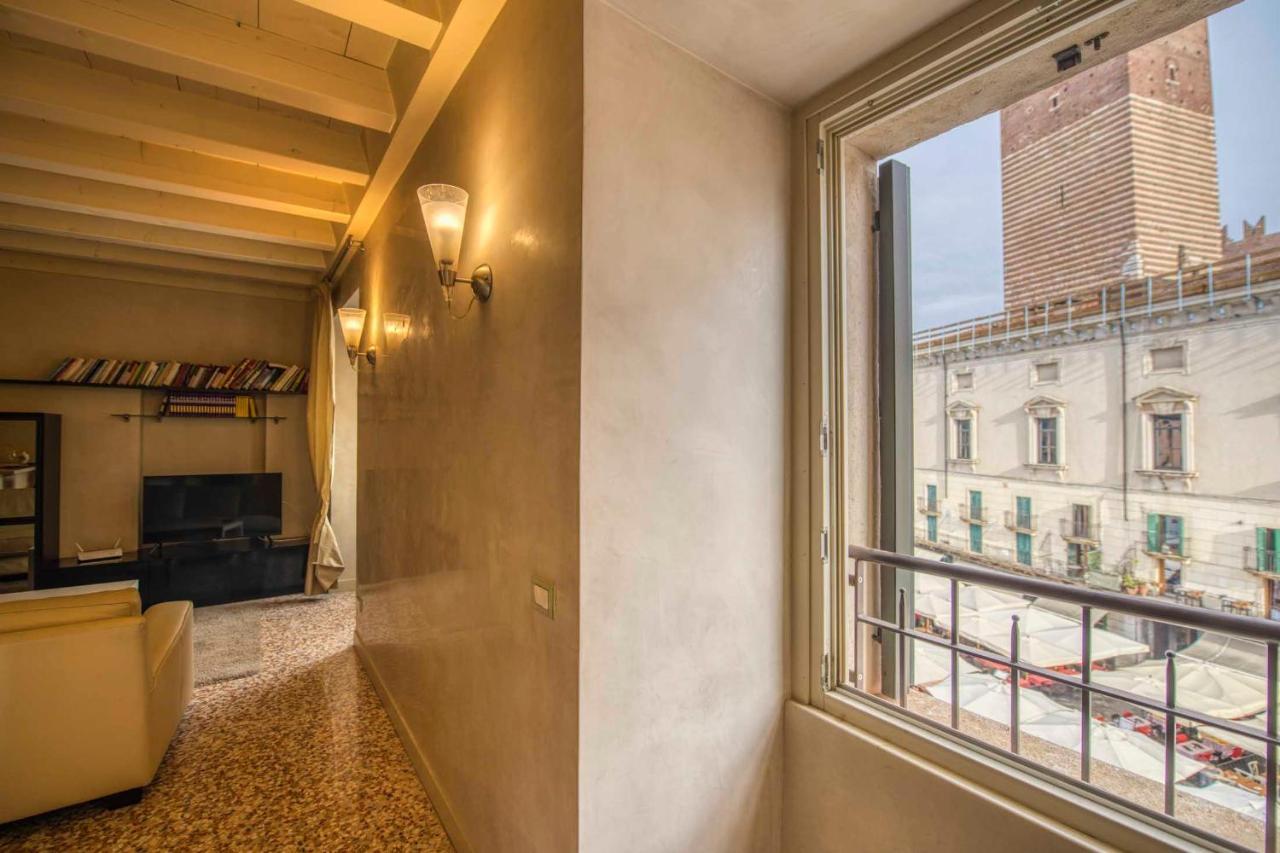 Apartmentsarena - Suite Mercatorum - Piazza Erbe Верона Экстерьер фото